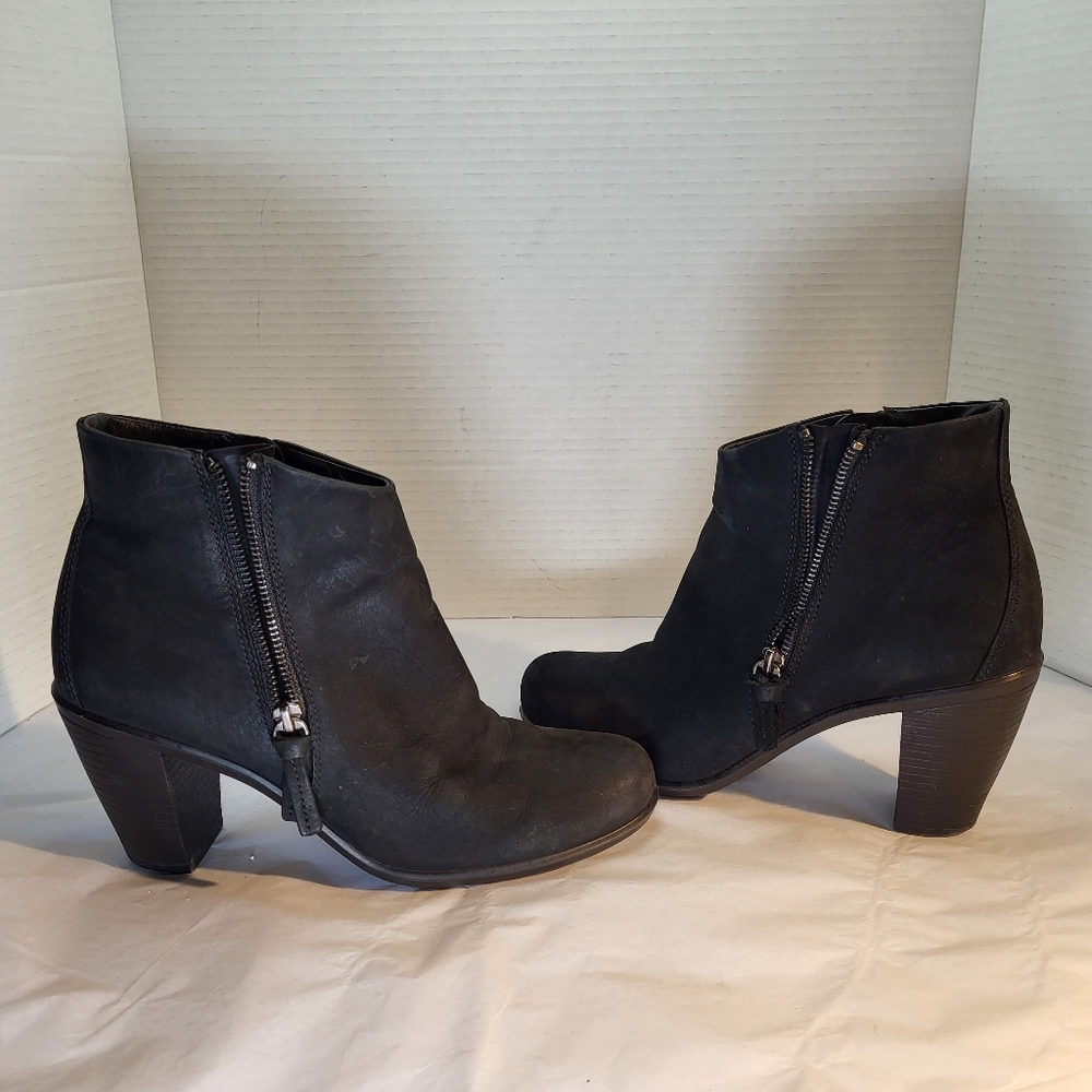 Ecco Touch Black Suede Side Zip Ankle Boots | Size 8.5 | EUC - Picture 10 of 13
